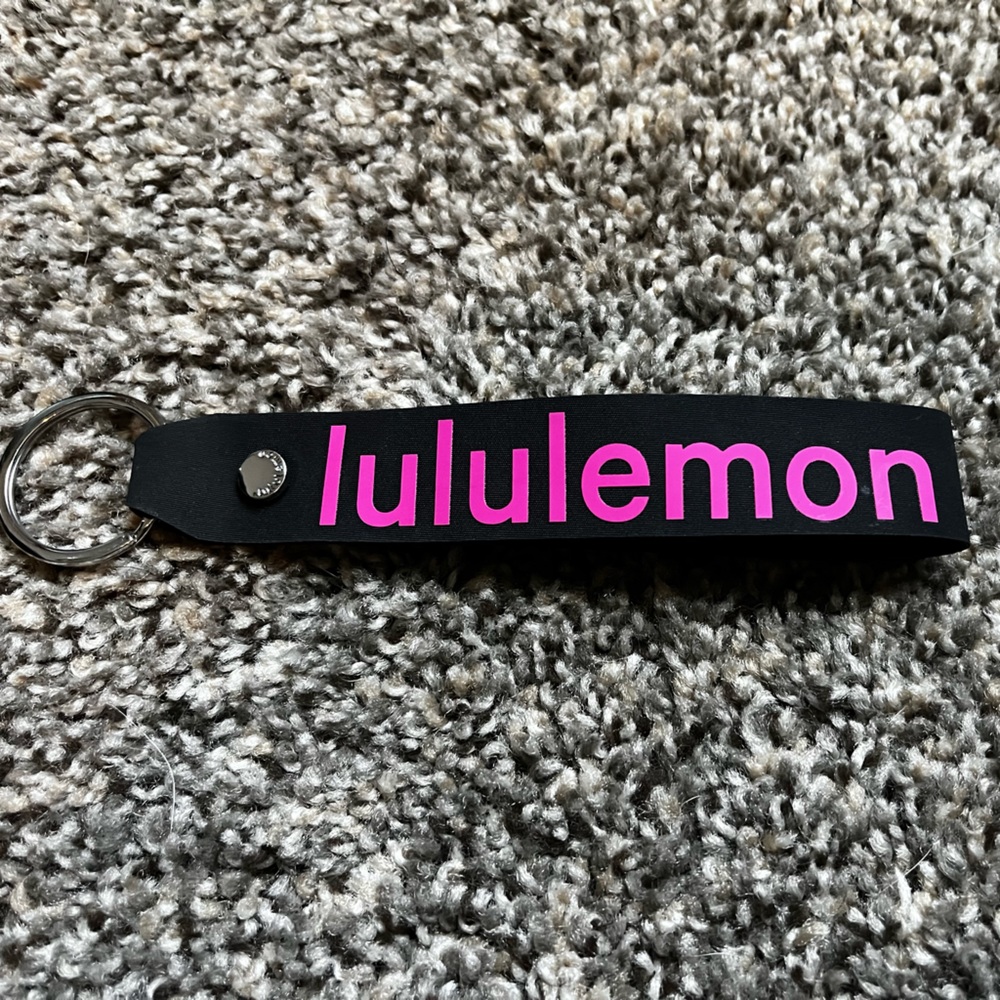 LuluLemon keychain.